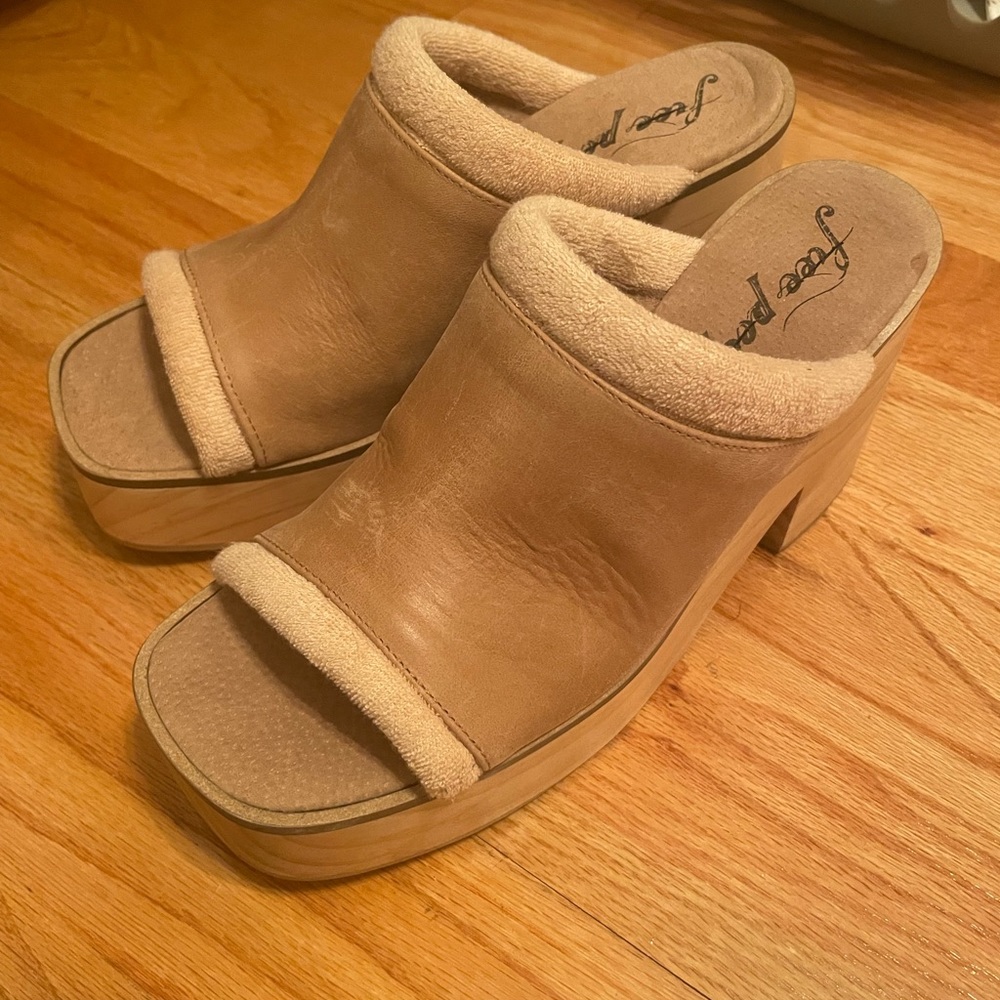 Free People Terri Platform Clogs. NEW
